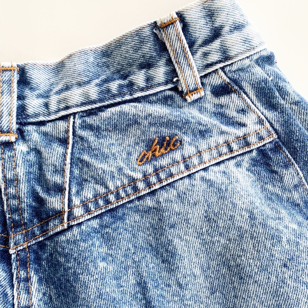 80-90’s Vintage Chic High Rise Acid Wash Mom Jeans - Picture 4 of 6